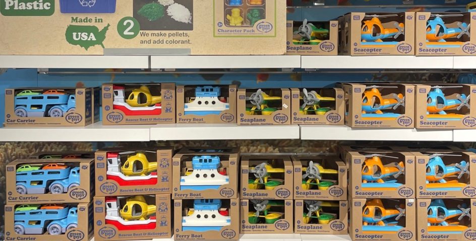 Toys on a shelf at the Texas State Aquarium gift shop