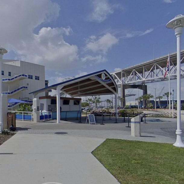 Front picture of Texas State Aquarium